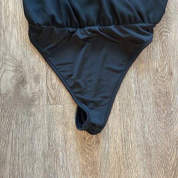 Lulu's Crossover V-Neck Bodysuit Black Size XS - Picture 4 of 5